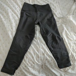 Lululemon zone in crops